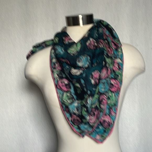 Emanuel Ungaro scarf - Picture 6 of 6